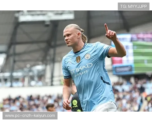 哈兰德弧顶劲射穿透对手防线 哈兰德弧顶劲射穿透对手防线